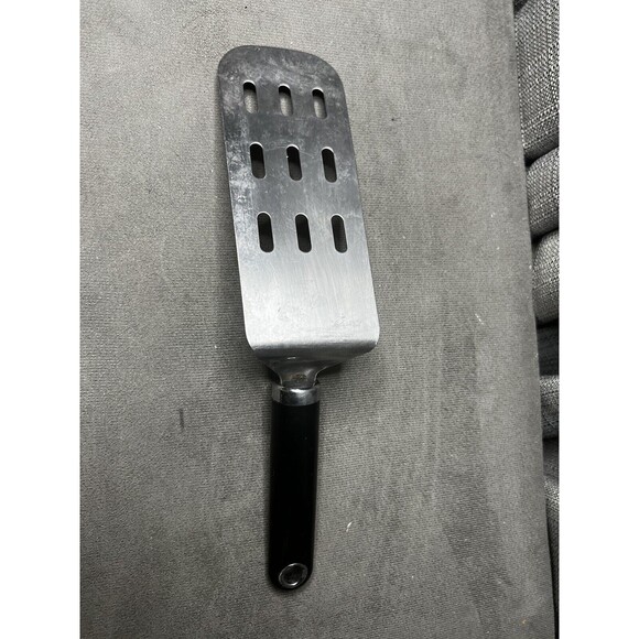 Kitchen Aid Restaurant Commercial Use Large Metal Slotted Lifter Turner Grill - Picture 5 of 9